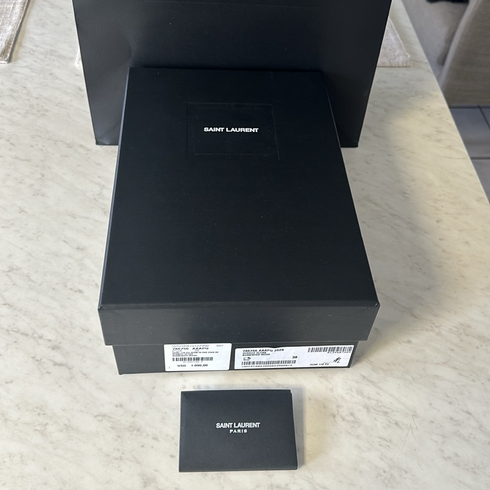 ✨✨Luxury Designer Bags and Boxes for Sale!
Saint Laurent, show box + bag ✨✨ - Picture 3 of 14